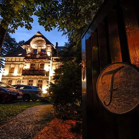 Turystyczne Przy Parku Szwedzkim Guest house Szczawno-Zdroj