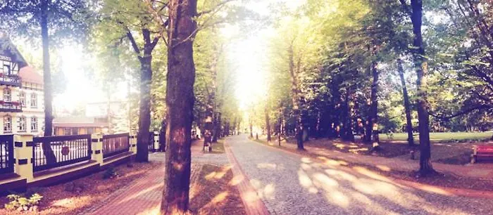 Turystyczne Przy Parku Szwedzkim Bad Salzbrunn